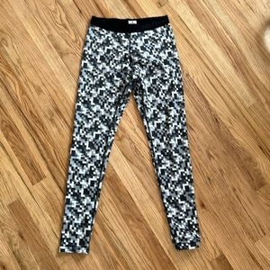 Nike patterned dri fit leggings